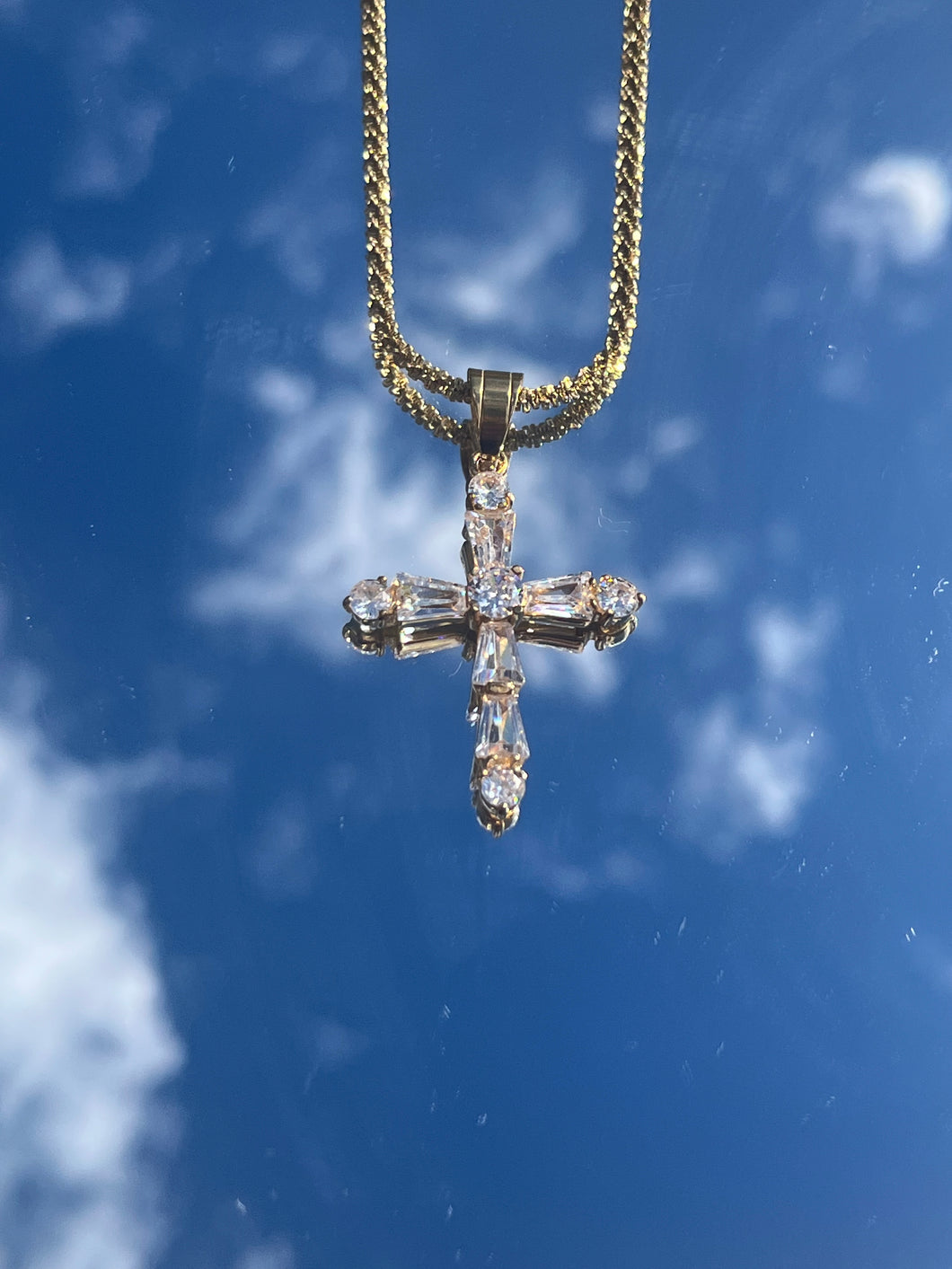 Bendecida cross necklace